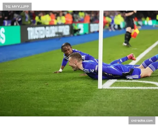 老特拉福德升级在即 英超劲旅新增六千护栏座椅工程将完工